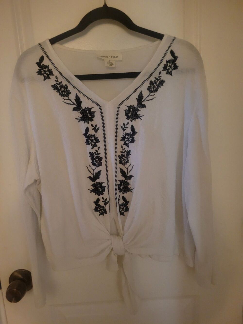 White Lightweight Blouse W Black Embroidery By Skye's The Limit Sz Large